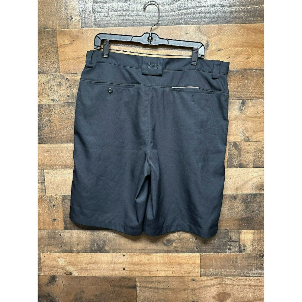 Under Armour Men's Shorts Size 36R - Picture 4 of 4